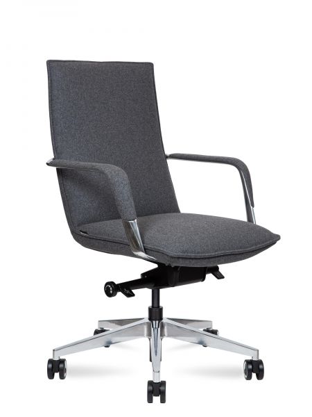 Офисное кресло руководителя Norden Parker LB fabric из темно-серой ткани с сиденьем 53х47,5 см из пены Memory Foam, механизмом мультиблок, регулировкой высоты 110–120,5 см и литой алюминиевой базой на 120 кг